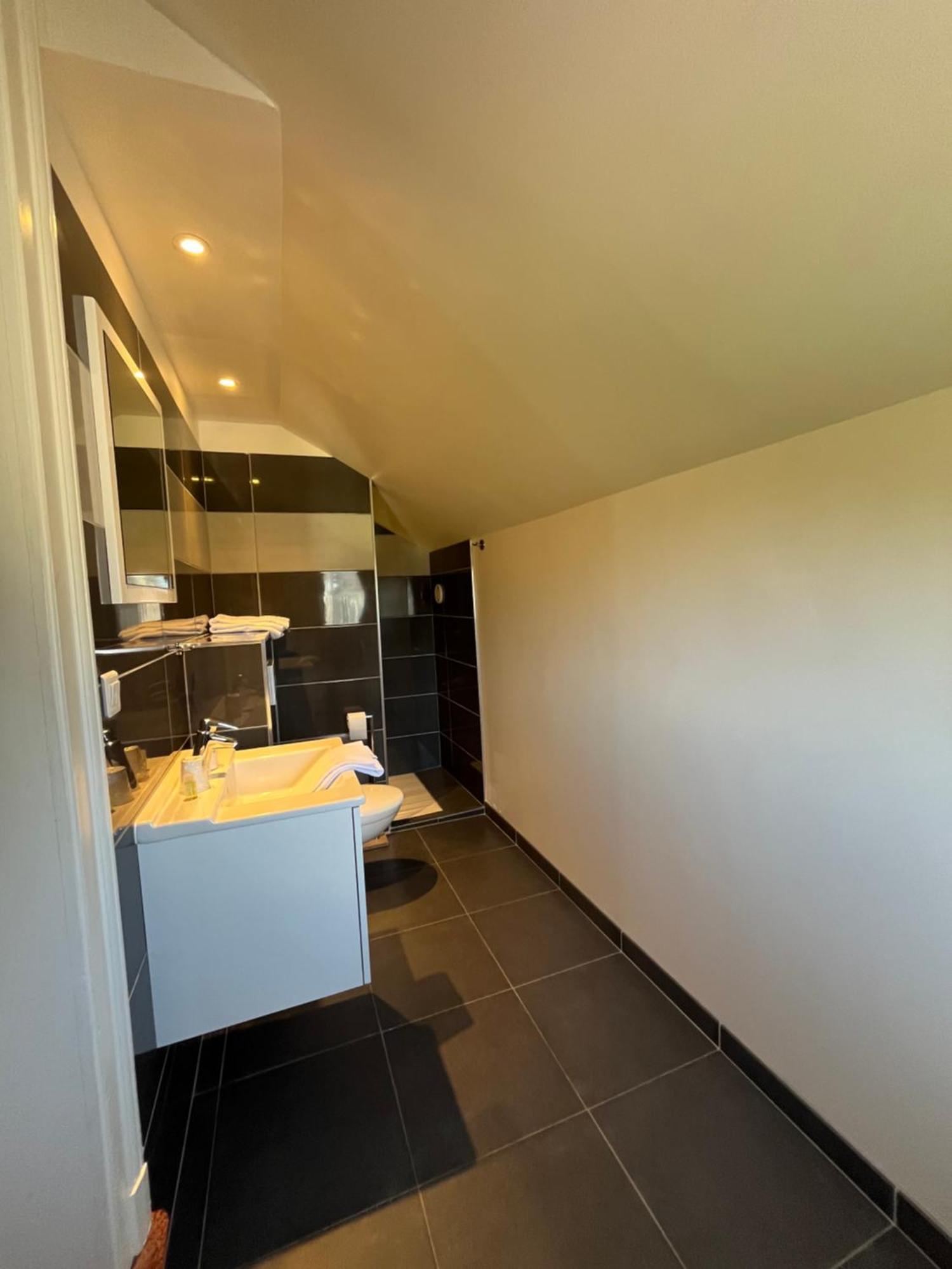 Hostellerie Le Griffon Blérancourt Buitenkant foto