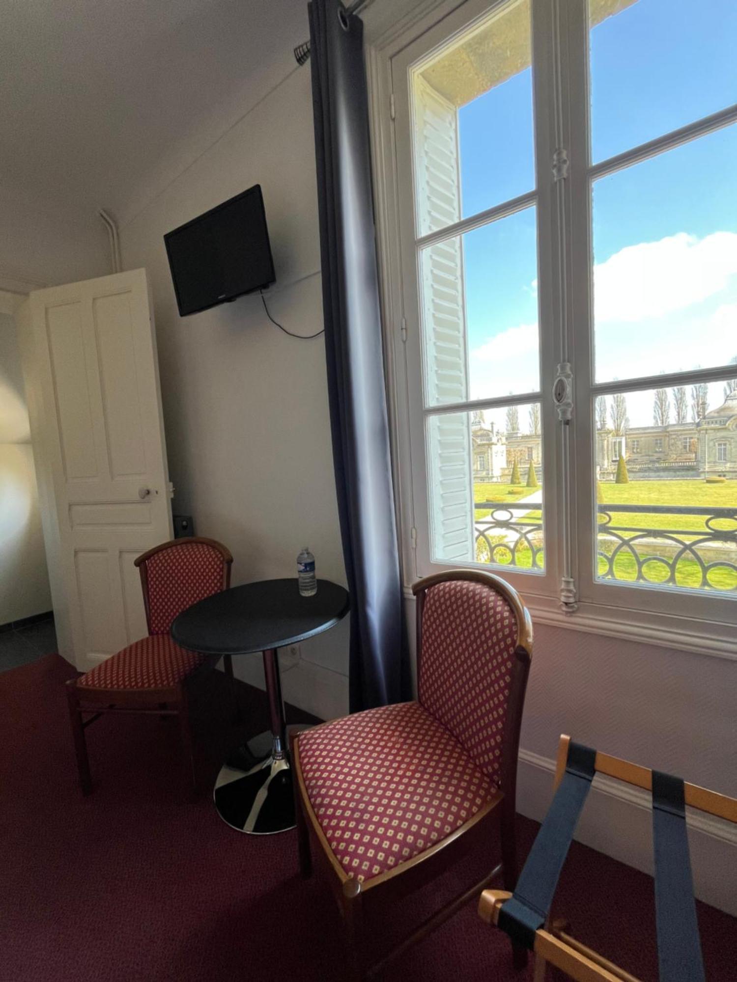 Hostellerie Le Griffon Blérancourt Buitenkant foto